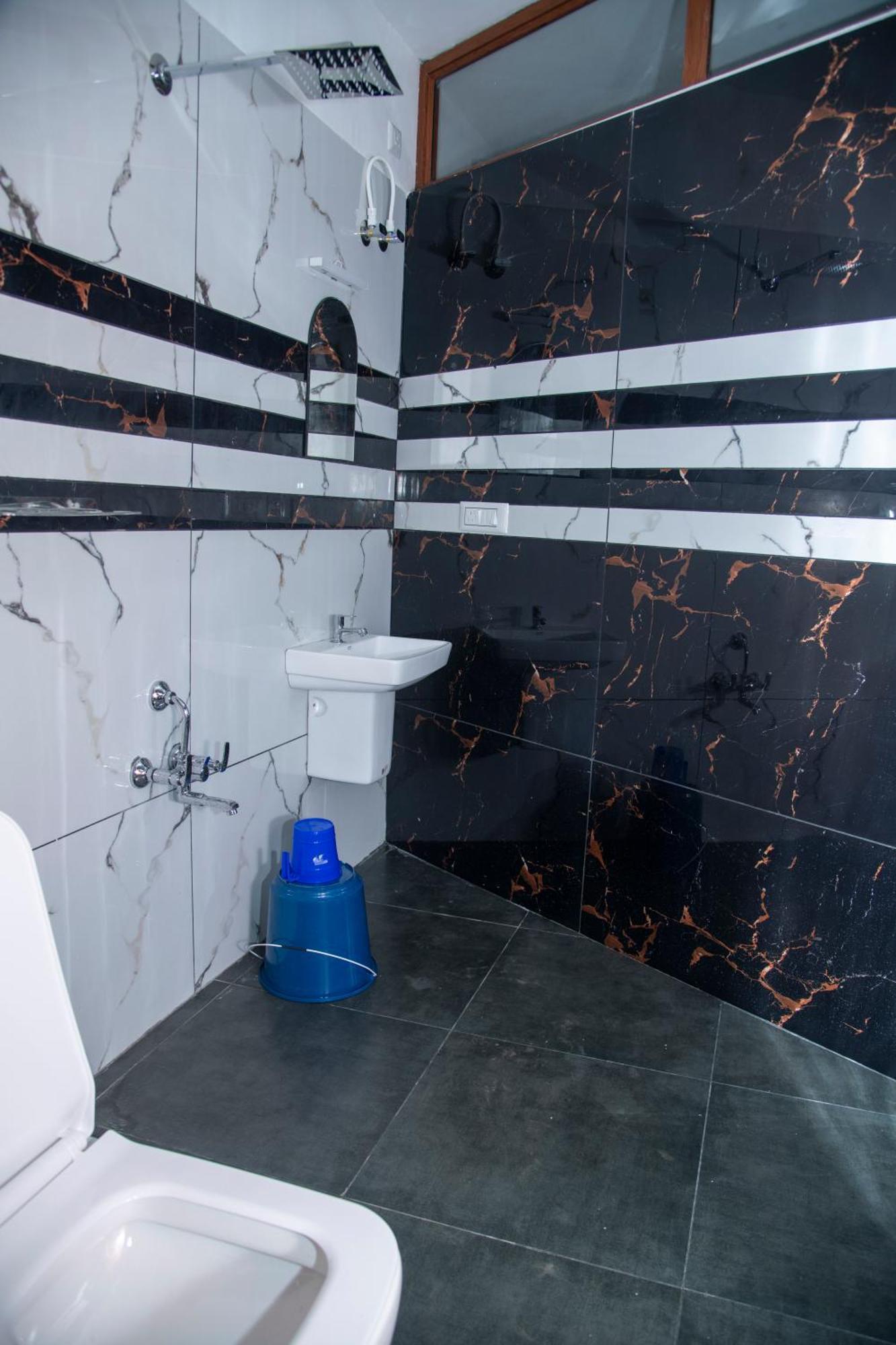 Eagle Heights Resort Pīrmed Екстериор снимка